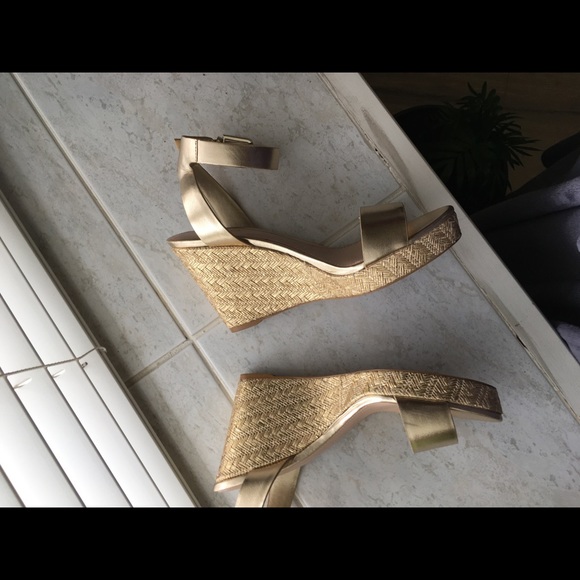 Shoes - Picture 6 of 12